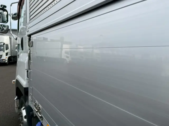 いすゞ ギガ 2PG-CYJ77C(8x4)の写真22