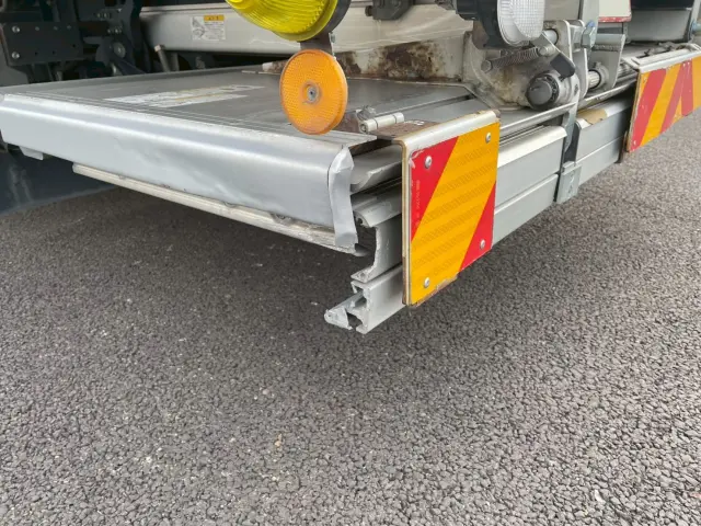 いすゞ ギガ 2PG-CYJ77C(8x4)の写真25