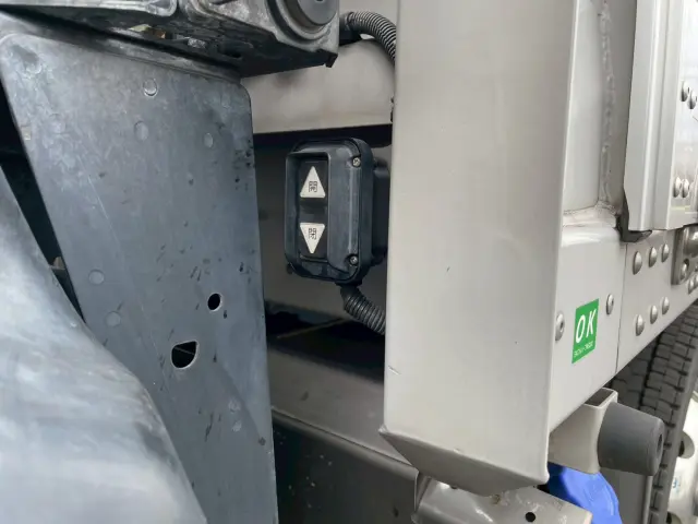 いすゞ ギガ 2PG-CYJ77C(8x4)の写真32