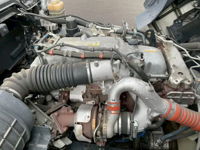 いすゞ ギガ 2PG-CYJ77C(8x4)の写真44