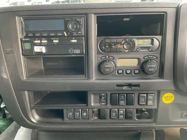 いすゞ ギガ 2PG-CYJ77C(8x4)の写真47