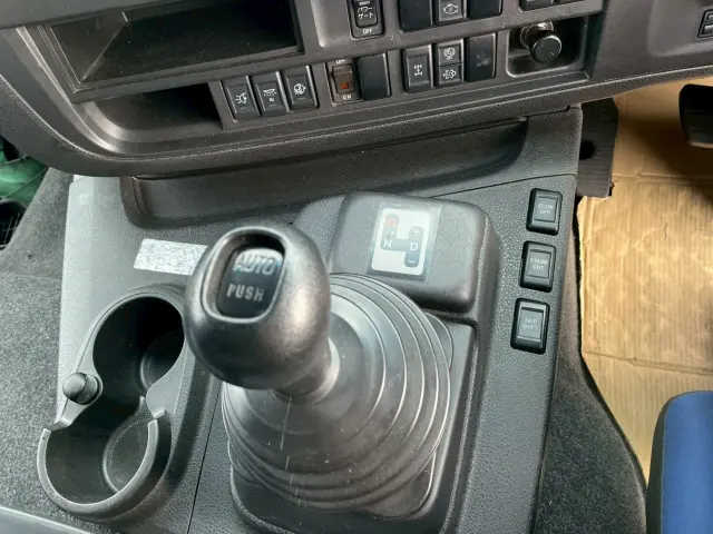 いすゞ ギガ 2PG-CYJ77C(8x4)の写真48