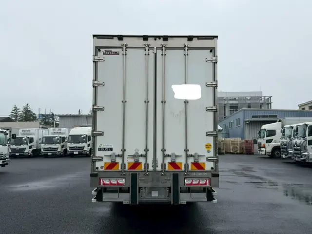 いすゞ ギガ 2PG-CYJ77D(8x4)の写真5