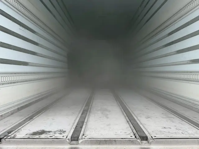 いすゞ ギガ 2PG-CYJ77D(8x4)の写真9
