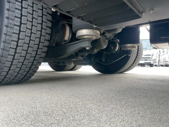 いすゞ ギガ 2PG-CYJ77D(8x4)の写真19
