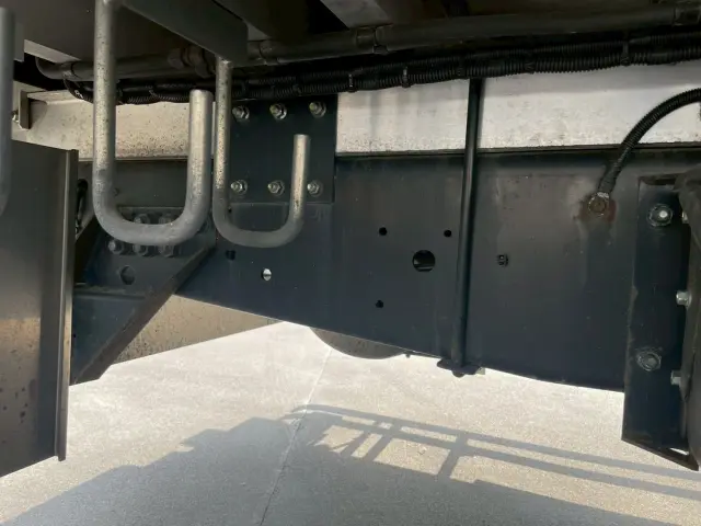 いすゞ ギガ 2PG-CYJ77D(8x4)の写真22