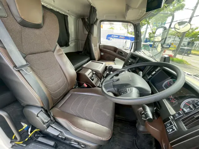いすゞ ギガ 2PG-CYJ77D(8x4)の写真28