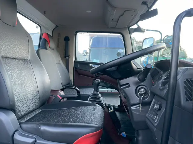 日野 レンジャー 2KG-FC2ABA(2WD)の写真32