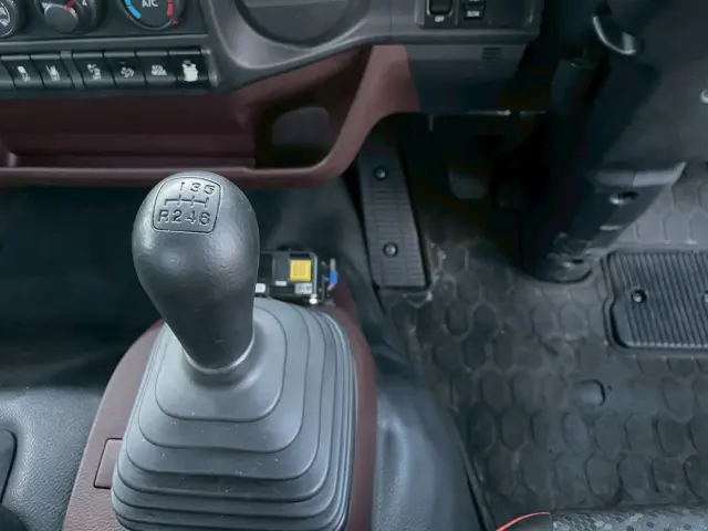 日野 レンジャー 2KG-FC2ABA(2WD)の写真35