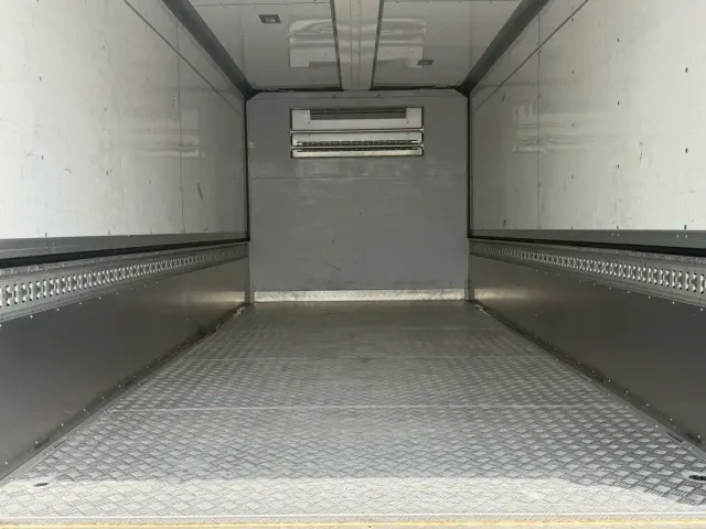 日野 デュトロ 2RG-XZU722M(2WD)の写真11