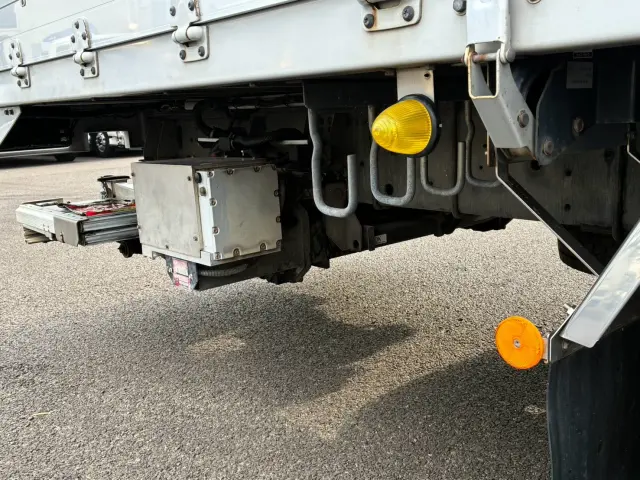 いすゞ ギガ 2PG-CYJ77C(8x4)の写真32