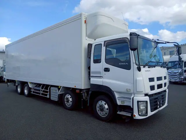 いすゞ ギガ QKG-CYJ77A(8x4)の写真3