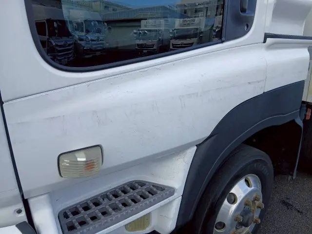 いすゞ ギガ QKG-CYJ77A(8x4)の写真19