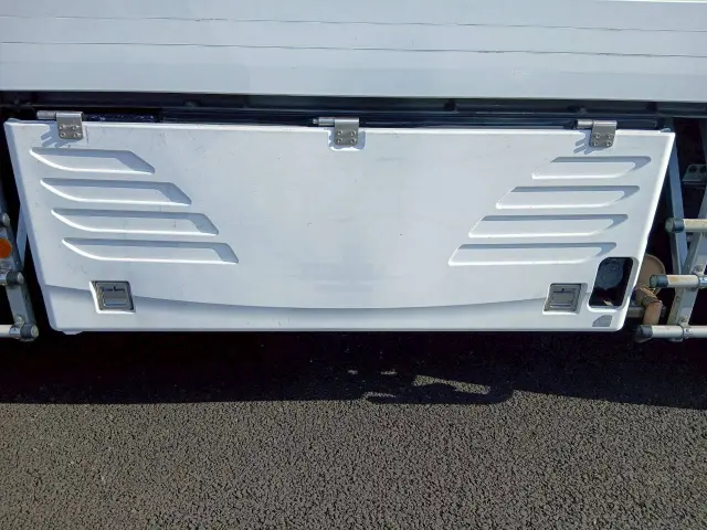 いすゞ ギガ QKG-CYJ77A(8x4)の写真23