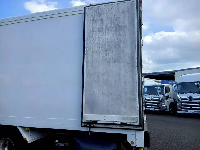 いすゞ ギガ QKG-CYJ77A(8x4)の写真27