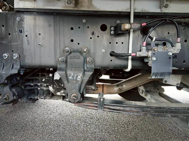 いすゞ ギガ QKG-CYJ77A(8x4)の写真33
