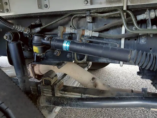 いすゞ ギガ QKG-CYJ77A(8x4)の写真37