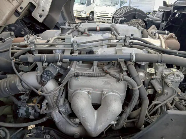 いすゞ ギガ QKG-CYJ77A(8x4)の写真38