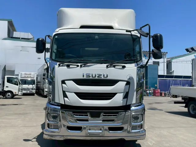 いすゞ ギガ 2PG-CYJ77C(8x4)の写真2