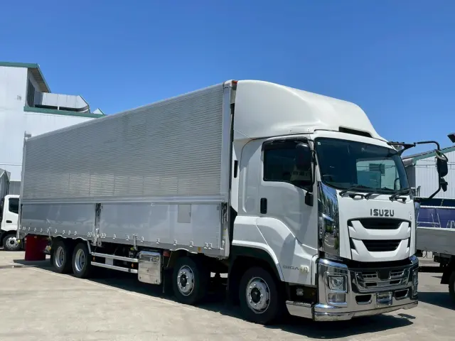 いすゞ ギガ 2PG-CYJ77C(8x4)の写真3