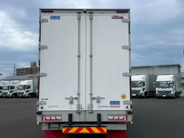 いすゞ ギガ 2PG-CYJ77C(8x4)の写真5