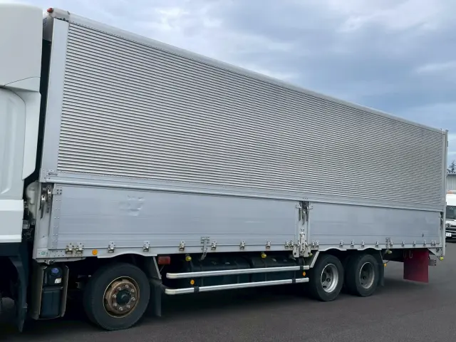 いすゞ ギガ 2PG-CYJ77C(8x4)の写真8