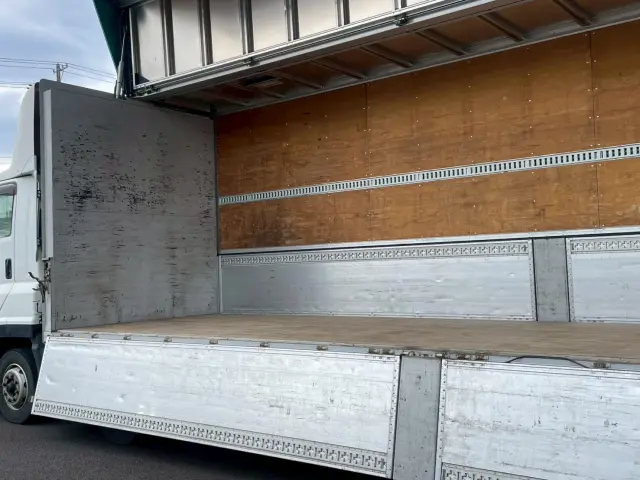 いすゞ ギガ 2PG-CYJ77C(8x4)の写真17