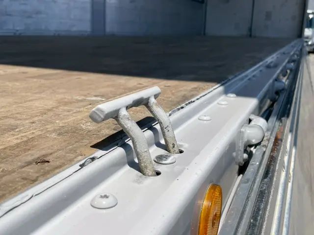 いすゞ ギガ 2PG-CYJ77C(8x4)の写真17