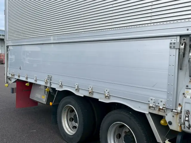 いすゞ ギガ 2PG-CYJ77C(8x4)の写真25