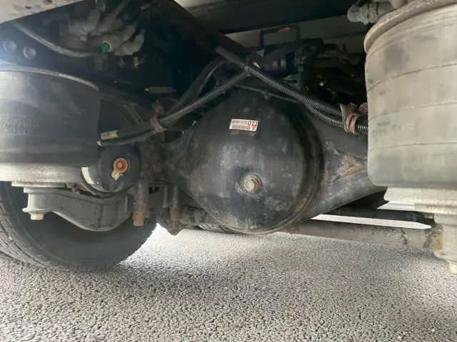 いすゞ ギガ 2PG-CYJ77C(8x4)の写真32