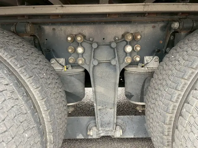 いすゞ ギガ 2PG-CYJ77C(8x4)の写真33