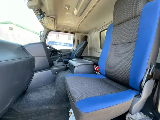 いすゞ ギガ 2PG-CYJ77C(8x4)の写真33