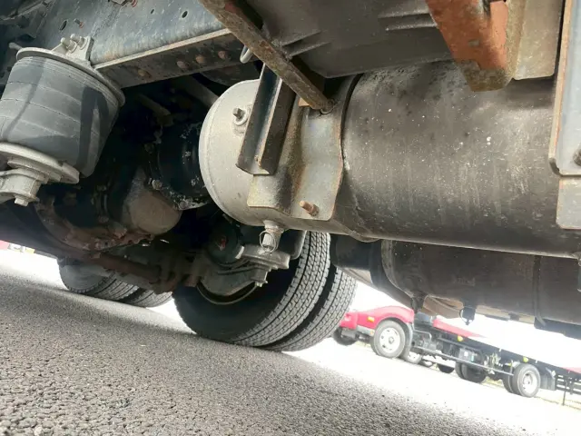 いすゞ ギガ 2PG-CYJ77C(8x4)の写真34