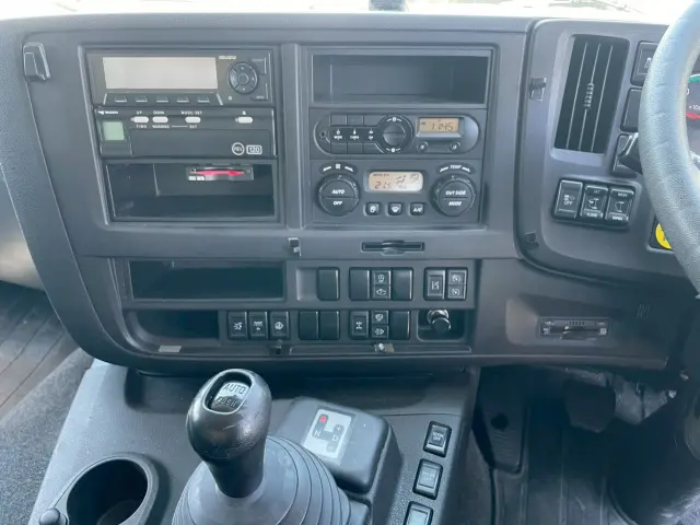 いすゞ ギガ 2PG-CYJ77C(8x4)の写真34