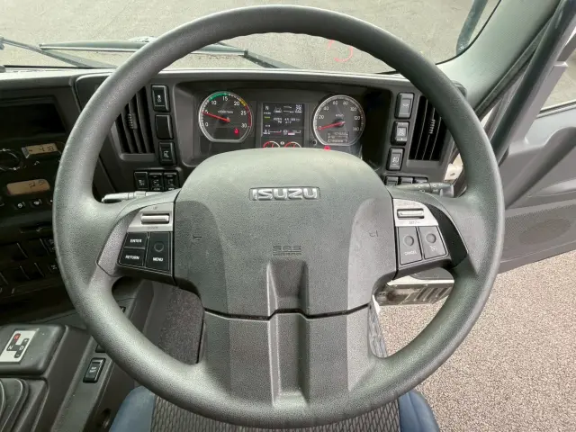 いすゞ ギガ 2PG-CYJ77C(8x4)の写真43