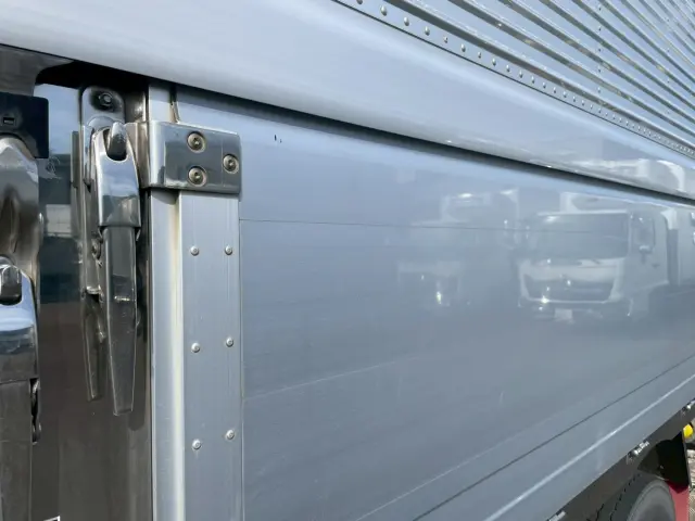 日野 プロフィア 2DG-FW1AHG(2WD)の写真21