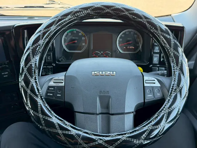 いすゞ ギガ QPG-CYJ77B(8x4)の写真47