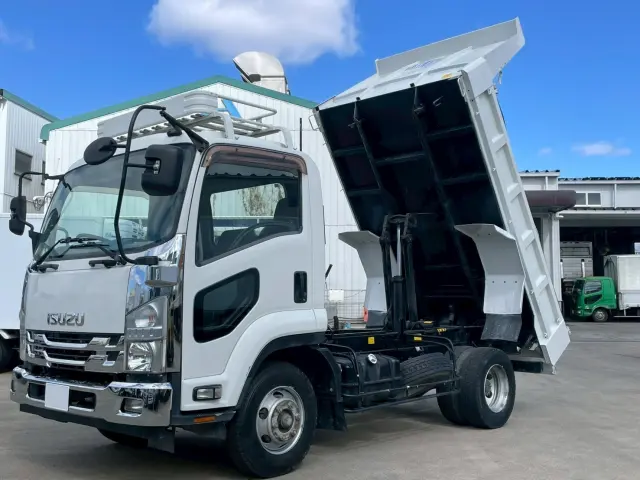 いすゞ フォワード TKG-FRR90S2(2WD)の写真1