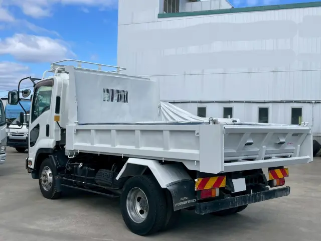 いすゞ フォワード TKG-FRR90S2(2WD)の写真6