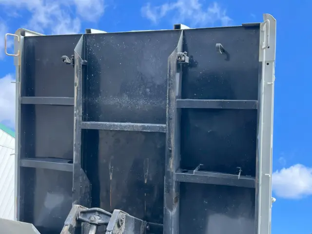 いすゞ フォワード TKG-FRR90S2(2WD)の写真20