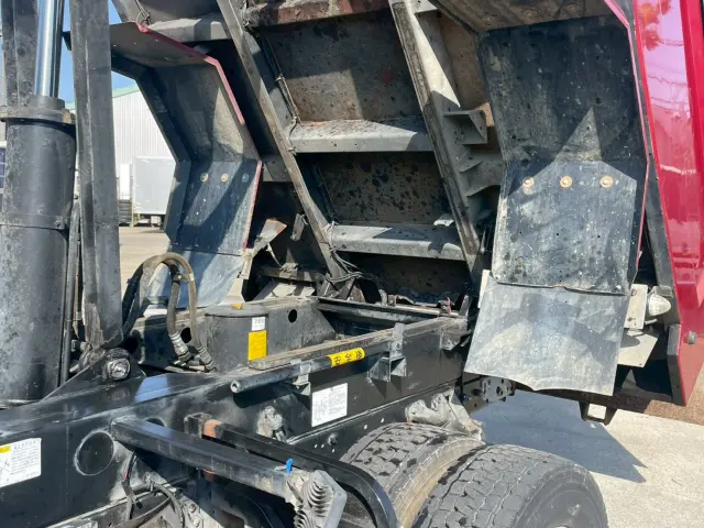いすゞ フォワード LPG-FTR90S2(2WD)の写真16