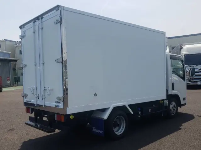 いすゞ エルフ 2RG-NMR88N(2WD)の写真4