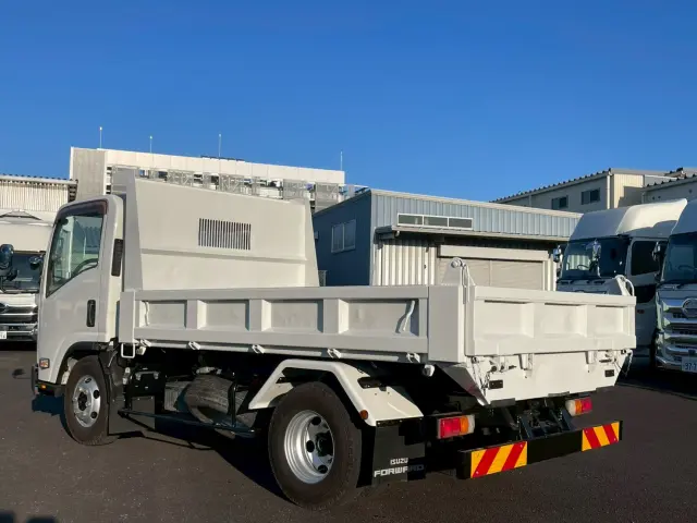 いすゞ エルフ SKG-NPR85YN(2WD)の写真6