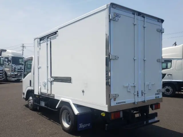 いすゞ エルフ 2RG-NMR88N(2WD)の写真6