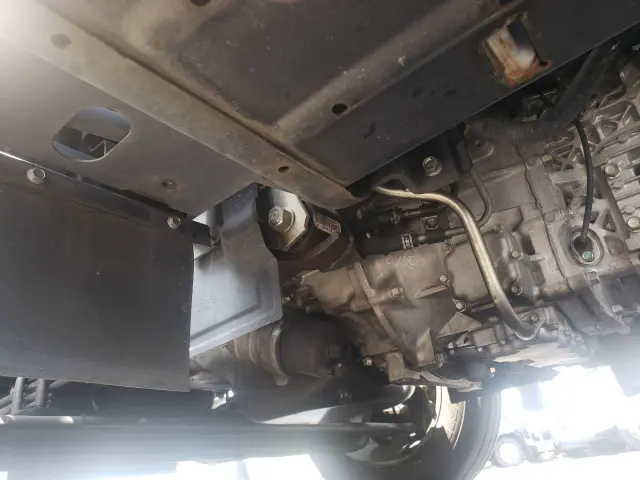 いすゞ エルフ 2RG-NMR88N(2WD)の写真25