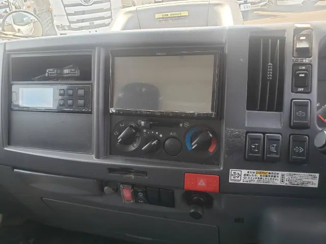 いすゞ エルフ 2RG-NMR88N(2WD)の写真31