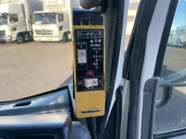 いすゞ エルフ SKG-NPR85YN(2WD)の写真42