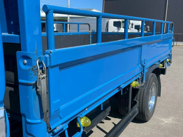 日野 デュトロ 2RG-XZU645M(2WD)の写真9