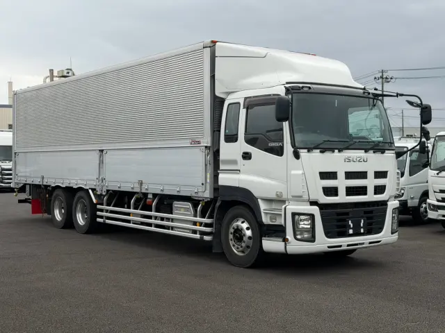 いすゞ ギガ QKG-CYL77A(6x2)の写真3