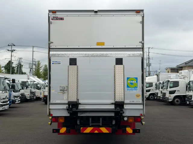 いすゞ ギガ QKG-CYL77A(6x2)の写真5
